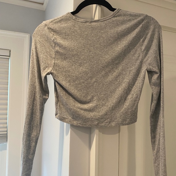 Aritzia - Sunday best Cropped Long Sleeve Top - Picture 3 of 3